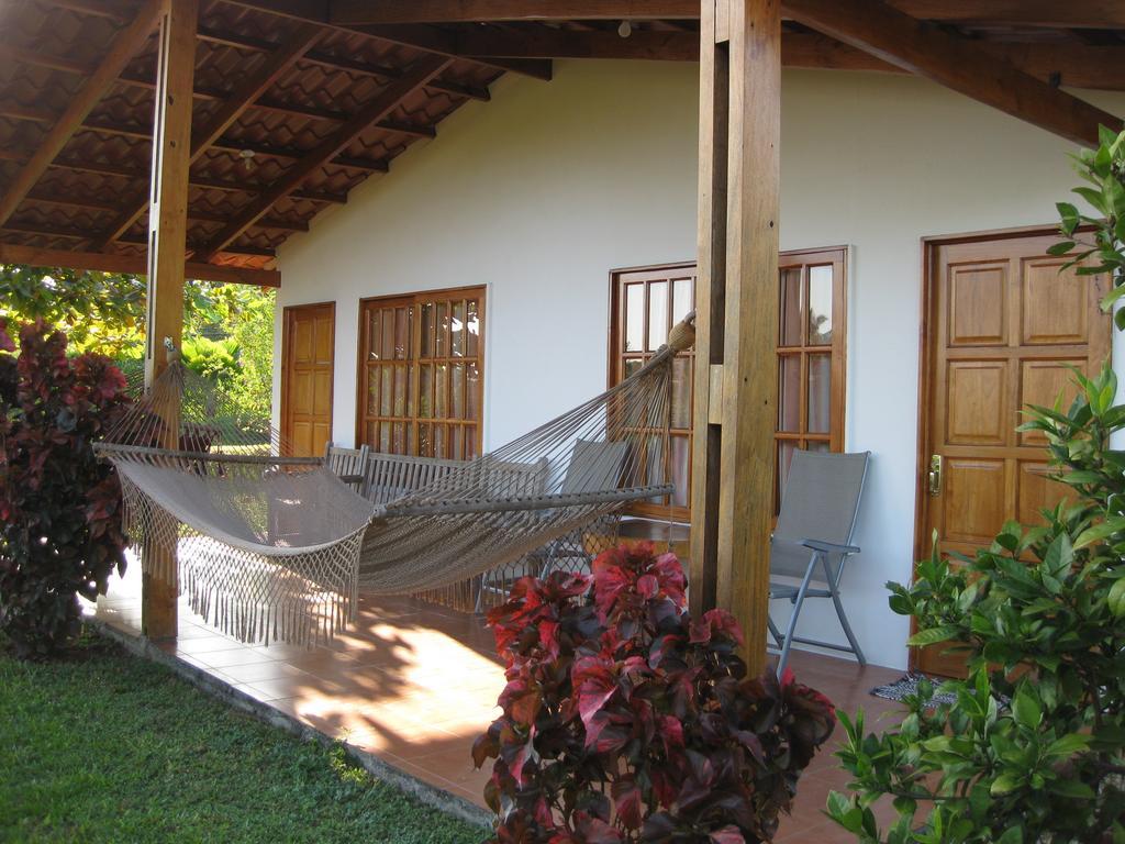 Hotel Three Monkeys Montezuma Room photo